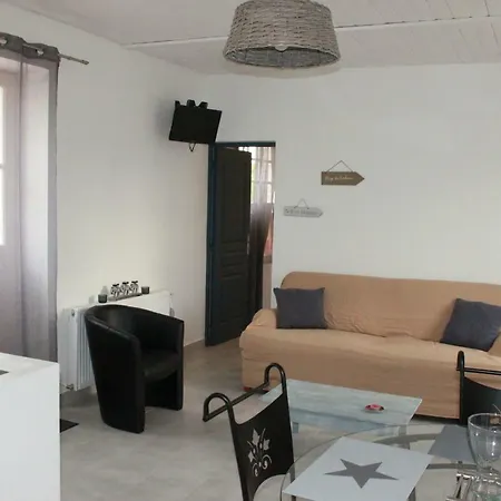 Prázdninový dům Charmante Maison Charentaise 