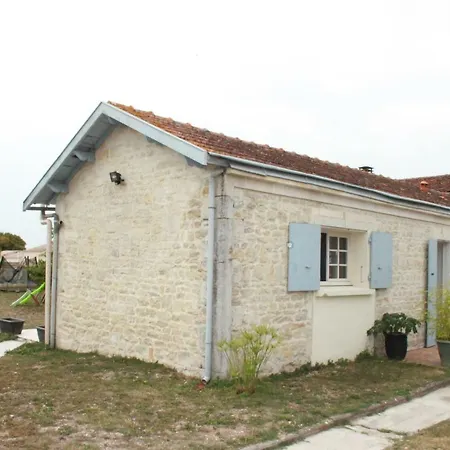 Prázdninový dům Charmante Maison Charentaise 