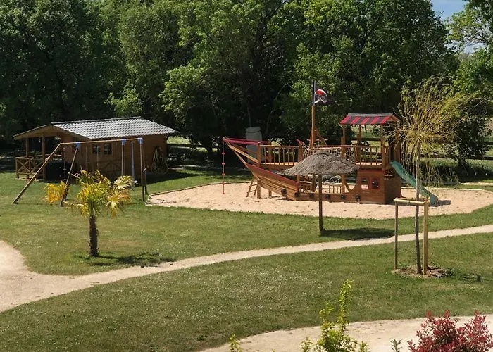 Hébergement de vacances Charmante Maison Charentaise Bonheur * 4 Pers *